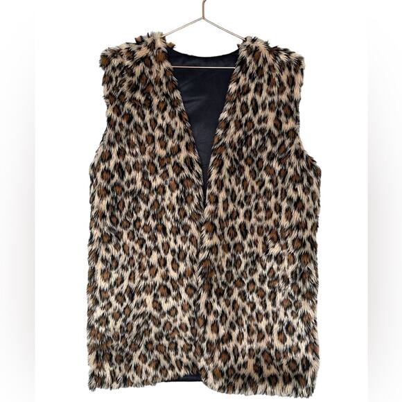 Jackets & Blazers - Leopard Print Faux Fur Vest - Stylish & Statement Piece